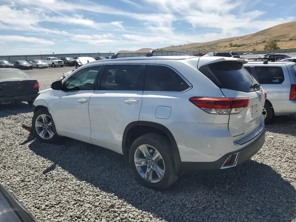 5TDDZRFH2HS425169 2017 TOYOTA HIGHLANDER - Image 2