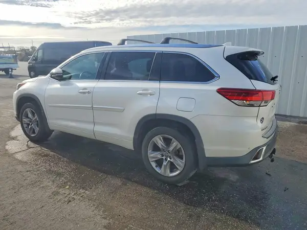 5TDDZRFH2HS430968 2017 TOYOTA HIGHLANDER - Image 2