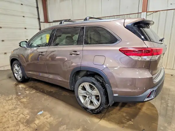 5TDDZRFH2HS436950 2017 TOYOTA HIGHLANDER - Image 2