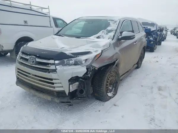 5TDDZRFH2HS440755 2017 TOYOTA HIGHLANDER - Image 2