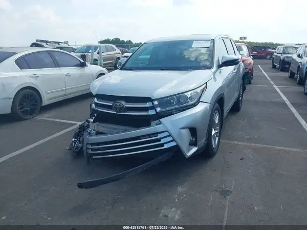 5TDDZRFH2HS443476 2017 TOYOTA HIGHLANDER - Image 2