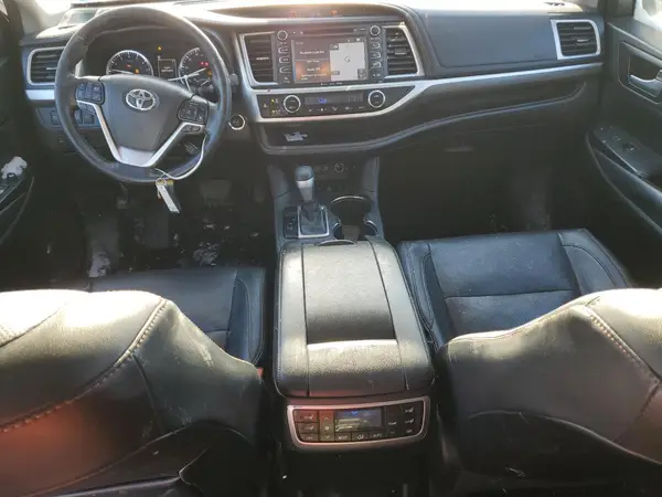 5TDDZRFH2HS448810 2017 TOYOTA HIGHLANDER - Image 8
