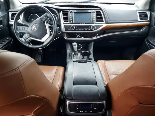 5TDDZRFH2HS451772 2017 TOYOTA HIGHLANDER - Image 8