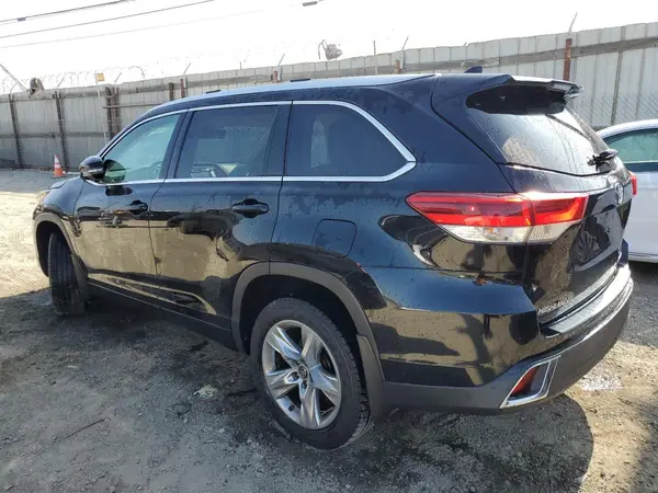 5TDDZRFH2HS464585 2017 TOYOTA HIGHLANDER - Image 2