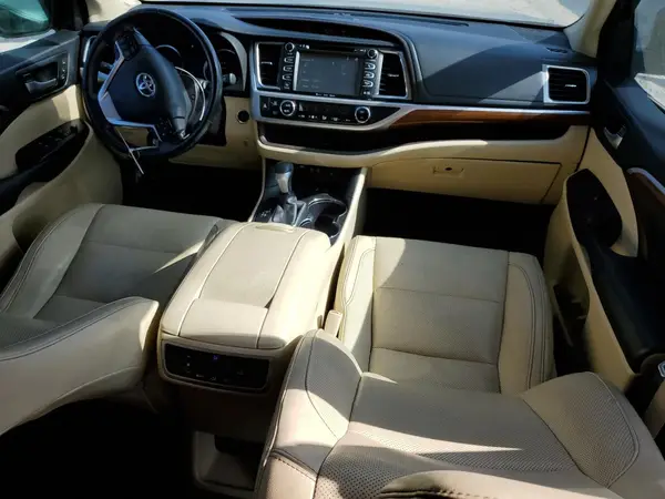 5TDDZRFH2HS464585 2017 TOYOTA HIGHLANDER - Image 8