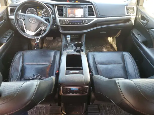 5TDDZRFH2HS466224 2017 TOYOTA HIGHLANDER - Image 8