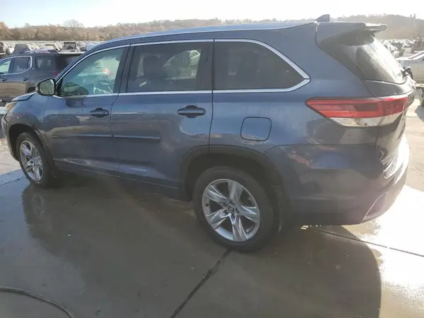 5TDDZRFH2HS477384 2017 TOYOTA HIGHLANDER - Image 2