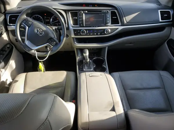 5TDDZRFH2HS477384 2017 TOYOTA HIGHLANDER - Image 8