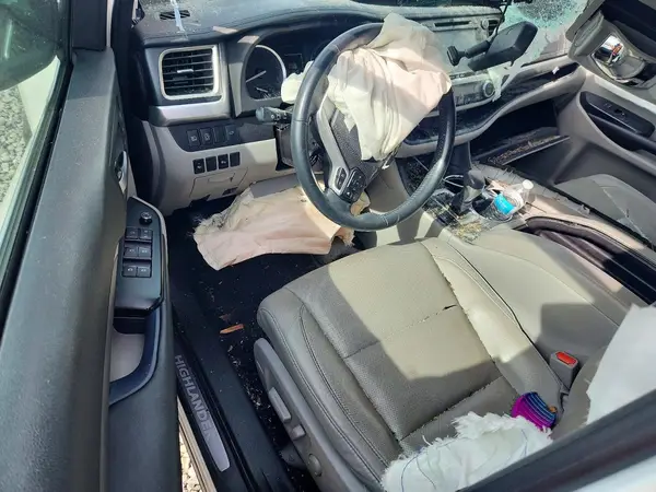 5TDDZRFH2HS477837 2017 TOYOTA HIGHLANDER - Image 8