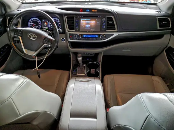 5TDDZRFH2JS485524 2018 TOYOTA HIGHLANDER - Image 8