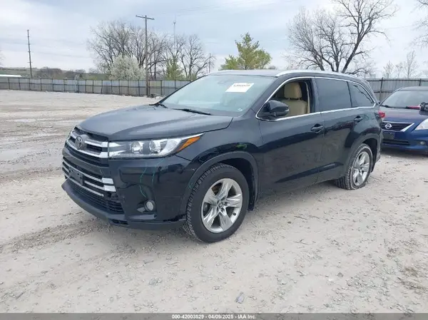 5TDDZRFH2JS499911 2018 TOYOTA HIGHLANDER - Image 2