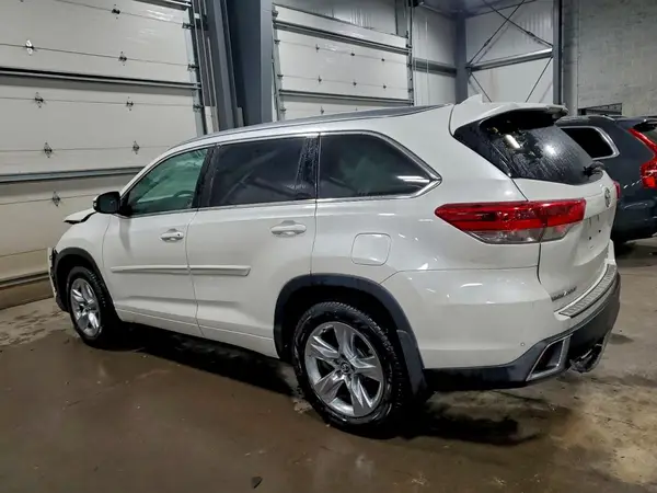 5TDDZRFH2JS803061 2018 TOYOTA HIGHLANDER - Image 2