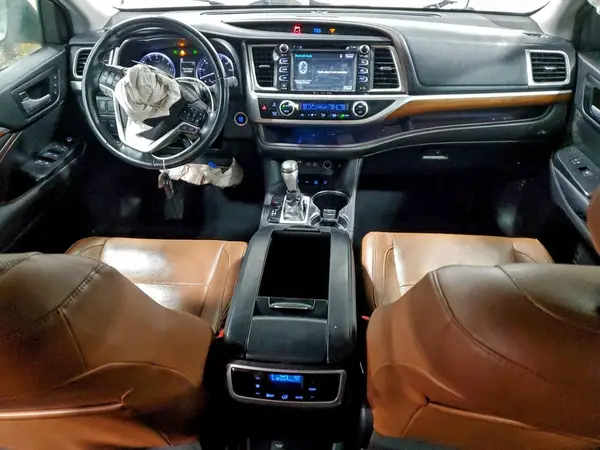 5TDDZRFH2JS803061 2018 TOYOTA HIGHLANDER - Image 8