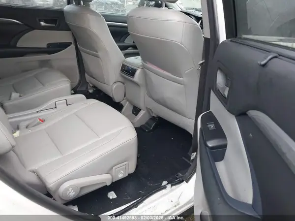 5TDDZRFH2JS804338 2018 TOYOTA HIGHLANDER - Image 8