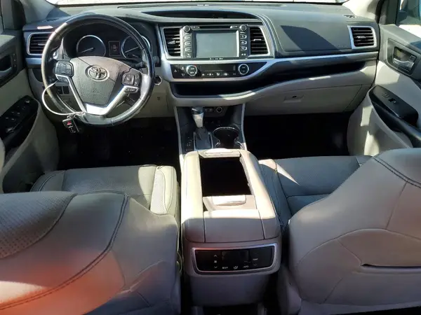 5TDDZRFH2JS824072 2018 TOYOTA HIGHLANDER - Image 8