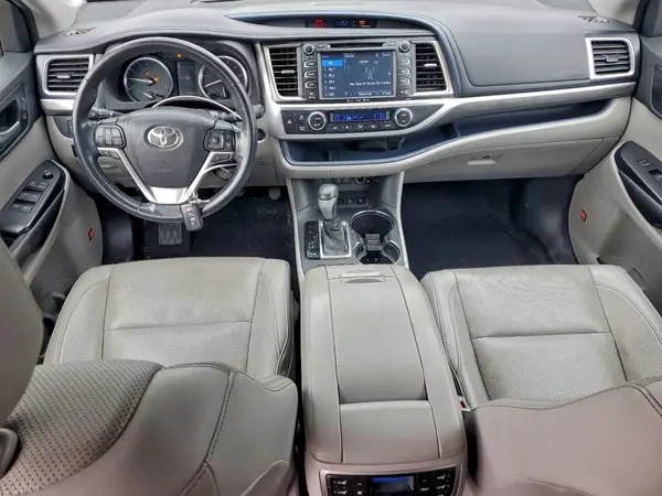 5TDDZRFH2JS839557 2018 TOYOTA HIGHLANDER - Image 8