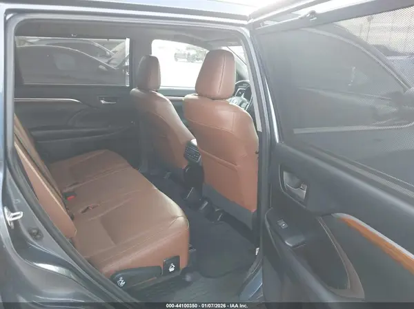 5TDDZRFH2JS842877 2018 TOYOTA HIGHLANDER - Image 8