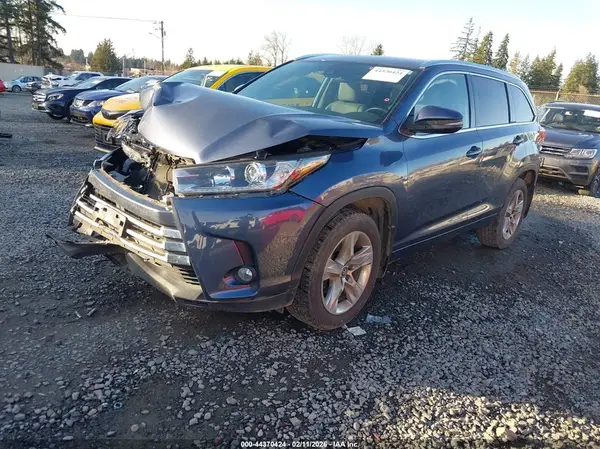5TDDZRFH2JS843804 2018 TOYOTA HIGHLANDER - Image 2