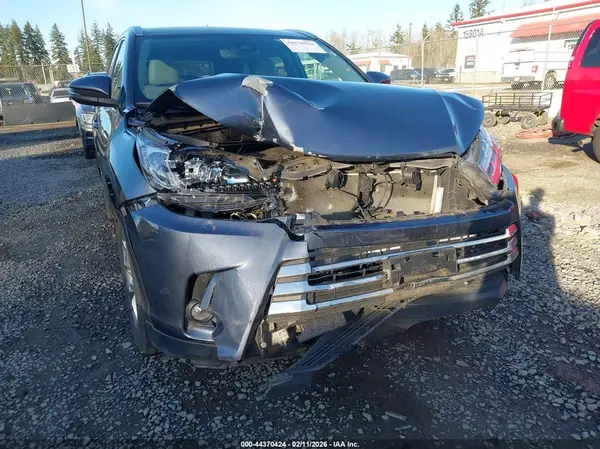2018 TOYOTA HIGHLANDER auction photo 6