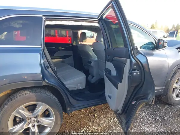 5TDDZRFH2JS843804 2018 TOYOTA HIGHLANDER - Image 8