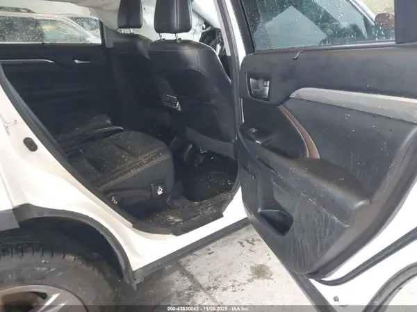 5TDDZRFH2JS847142 2018 TOYOTA HIGHLANDER - Image 8