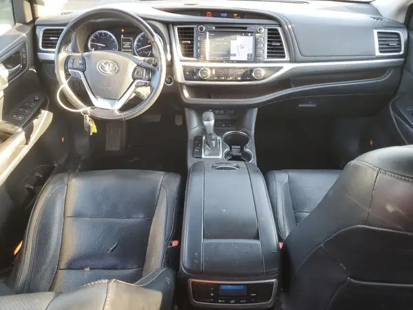 5TDDZRFH2JS851658 2018 TOYOTA HIGHLANDER - Image 8
