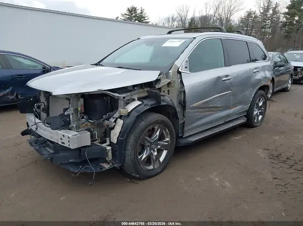 5TDDZRFH2JS865379 2018 TOYOTA HIGHLANDER - Image 2