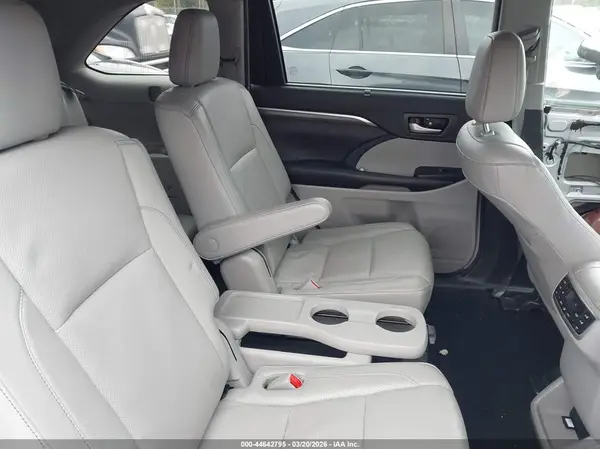 5TDDZRFH2JS865379 2018 TOYOTA HIGHLANDER - Image 8