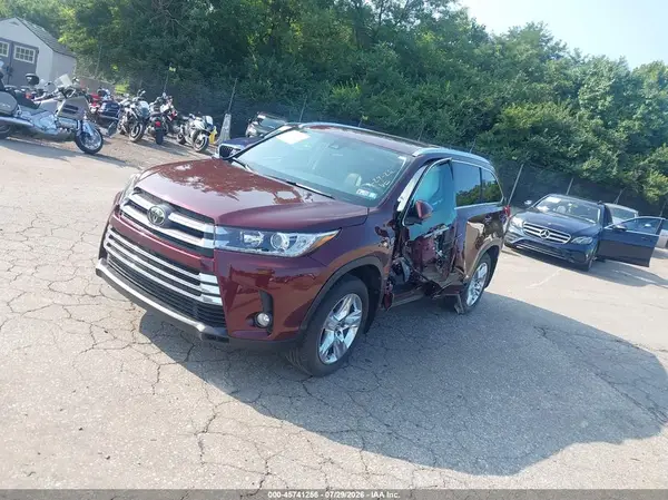 5TDDZRFH2JS873014 2018 TOYOTA HIGHLANDER - Image 2