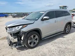 5TDDZRFH2JS877158 2018 TOYOTA HIGHLANDER