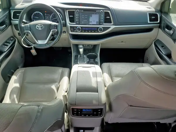 5TDDZRFH2JS877158 2018 TOYOTA HIGHLANDER - Image 8