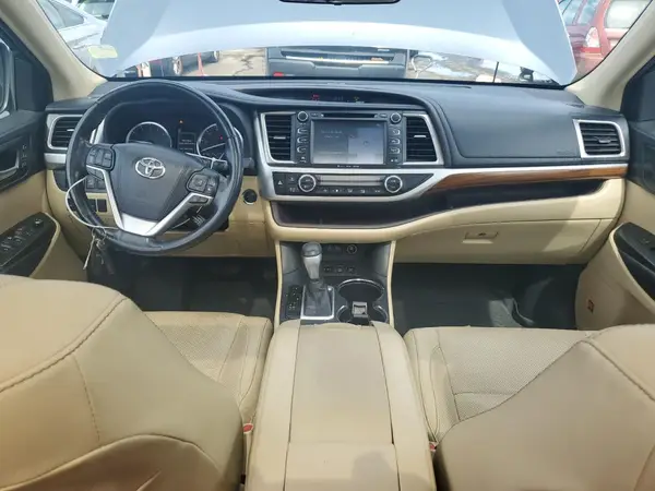 5TDDZRFH2JS877371 2018 TOYOTA HIGHLANDER - Image 8