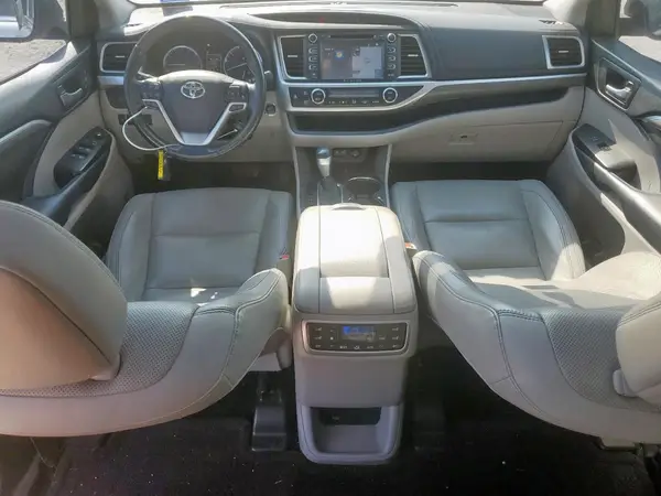 5TDDZRFH2JS885518 2018 TOYOTA HIGHLANDER - Image 8