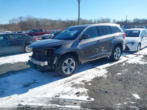 5TDDZRFH2JS887222 2018 TOYOTA HIGHLANDER - Image 2