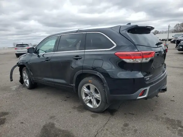 5TDDZRFH2JS897717 2018 TOYOTA HIGHLANDER - Image 2