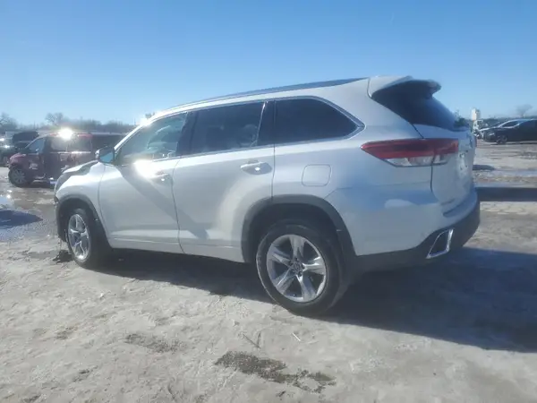 5TDDZRFH2JS905959 2018 TOYOTA HIGHLANDER - Image 2