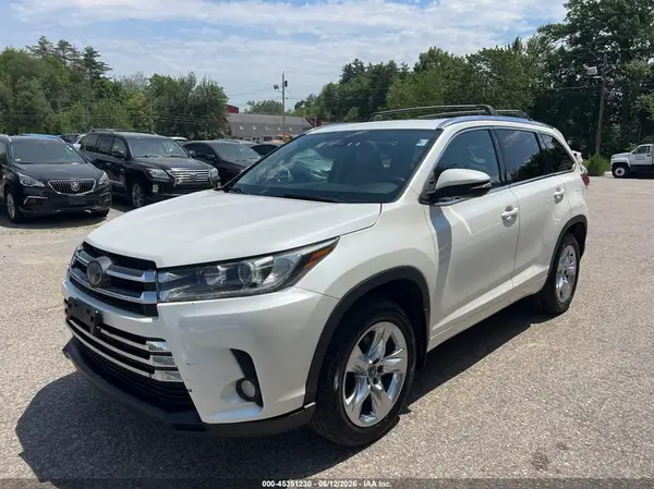 5TDDZRFH2JS908604 2018 TOYOTA HIGHLANDER - Image 2