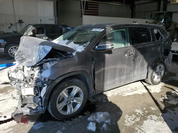 5TDDZRFH2KS702247 2019 TOYOTA HIGHLANDER - Image 1