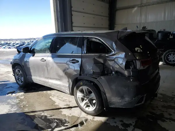 5TDDZRFH2KS702247 2019 TOYOTA HIGHLANDER - Image 2