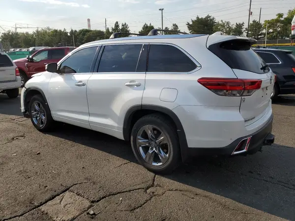 5TDDZRFH2KS709523 2019 TOYOTA HIGHLANDER - Image 2