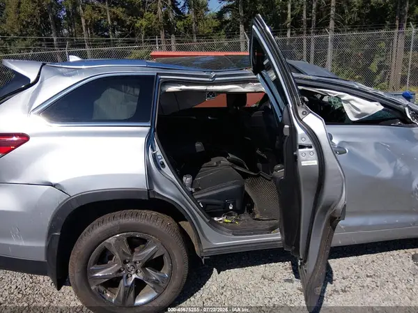 5TDDZRFH2KS920267 2019 TOYOTA HIGHLANDER - Image 8