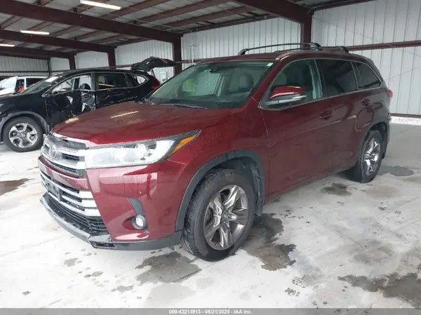 5TDDZRFH2KS925095 2019 TOYOTA HIGHLANDER - Image 2