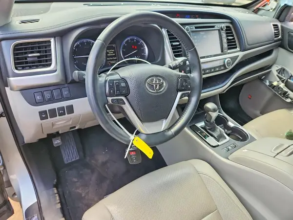 5TDDZRFH2KS927008 2019 TOYOTA HIGHLANDER - Image 8