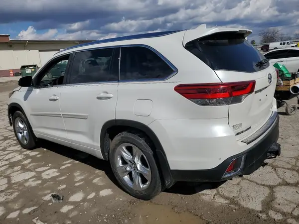 5TDDZRFH2KS933472 2019 TOYOTA HIGHLANDER - Image 2