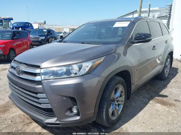5TDDZRFH2KS933942 2019 TOYOTA HIGHLANDER - Image 2