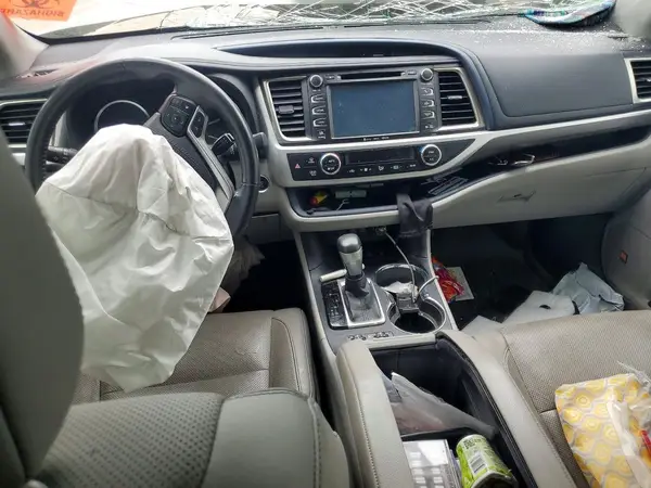 5TDDZRFH2KS940101 2019 TOYOTA HIGHLANDER - Image 8