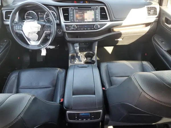 5TDDZRFH2KS940745 2019 TOYOTA HIGHLANDER - Image 8