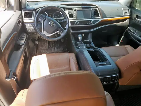 5TDDZRFH2KS957237 2019 TOYOTA HIGHLANDER - Image 8