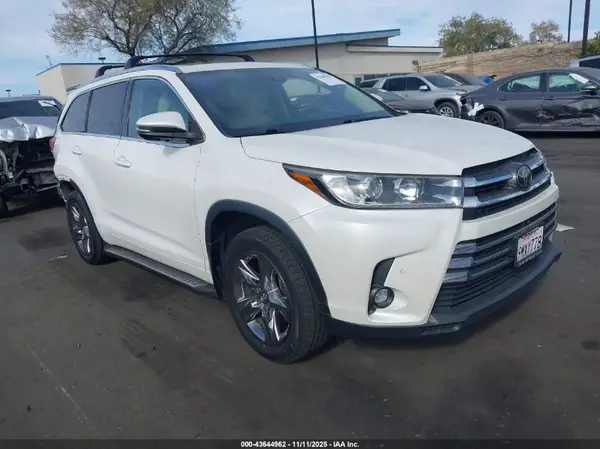 5TDDZRFH2KS974930 2019 TOYOTA HIGHLANDER - Image 1