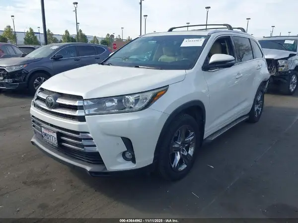 5TDDZRFH2KS974930 2019 TOYOTA HIGHLANDER - Image 2